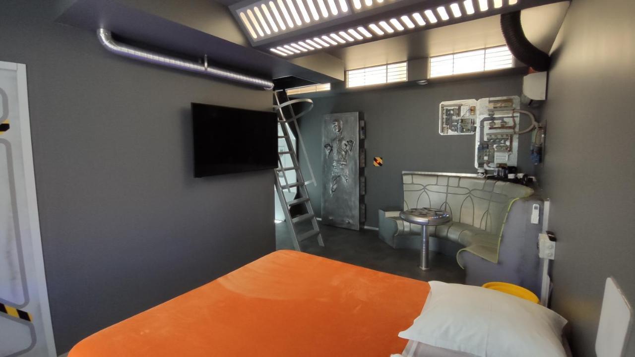 Le Making Of Chambres D'Hotes Insolites Et Familiales Thairé Exterior photo